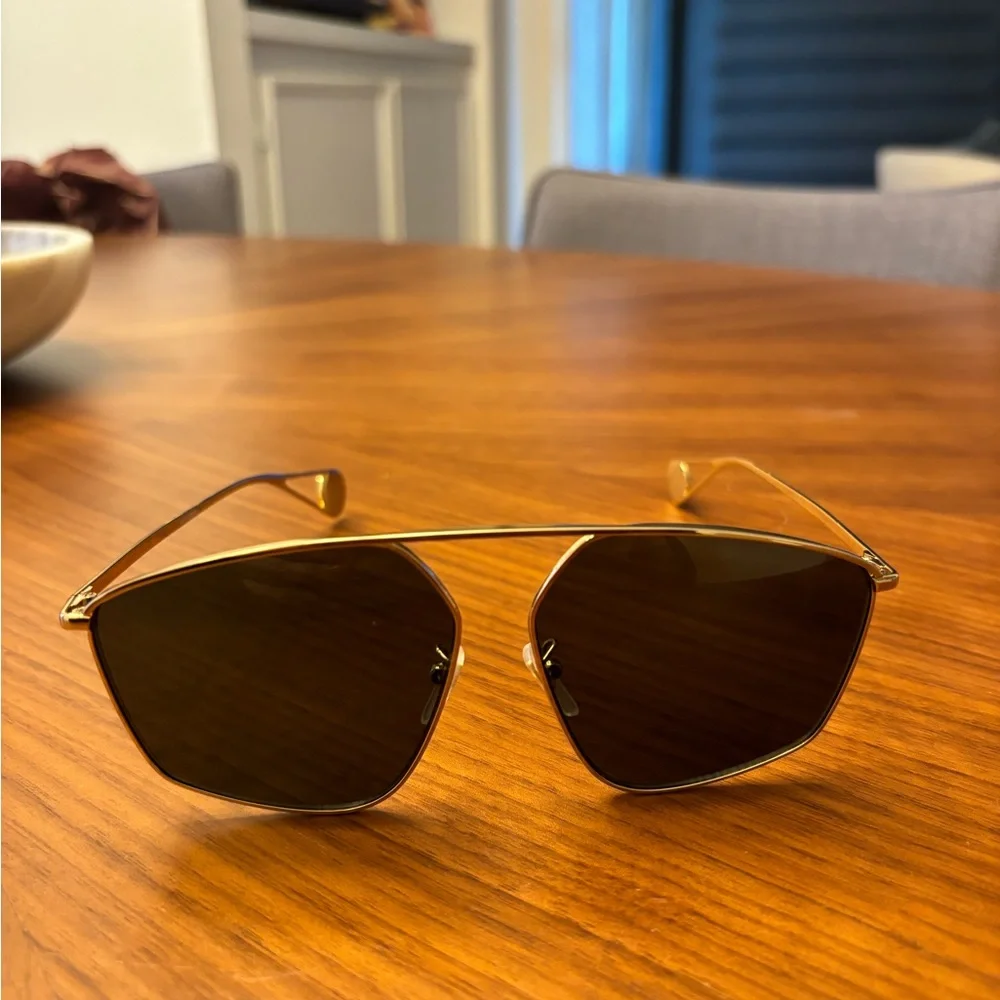 Gucci Gold Aviator Sunglasses - Picture 6 of 7